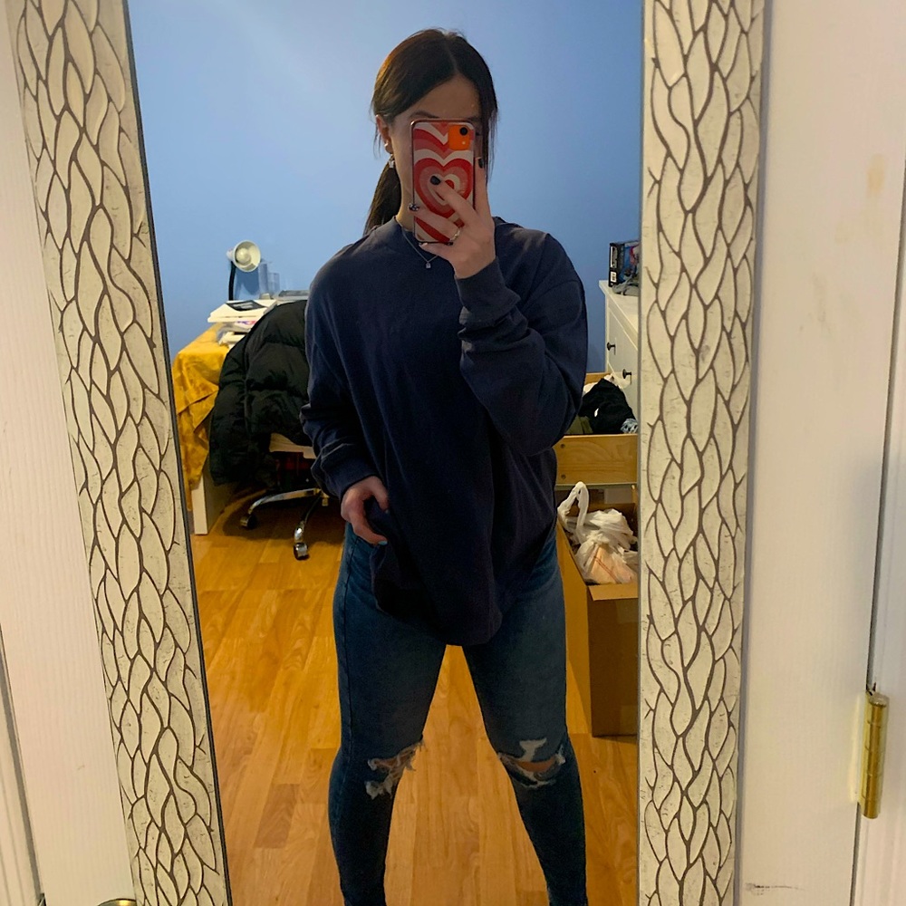 AMERICAN EAGLE RIPPED JEANS (great condition, size 6)